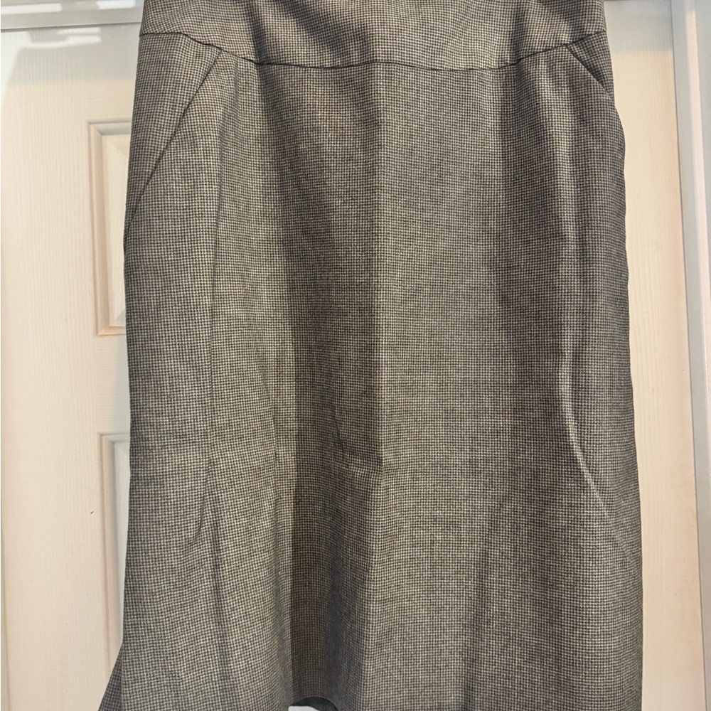 Classic brown and black banana republic  Women's Skirt size 8